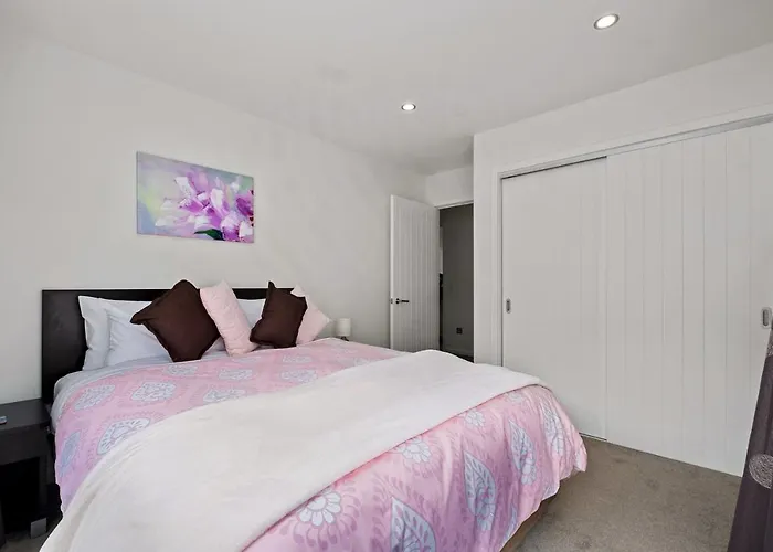 Queenstown Lake Views - Upstairs Apartment